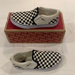Black and white checkered vans size kids 5